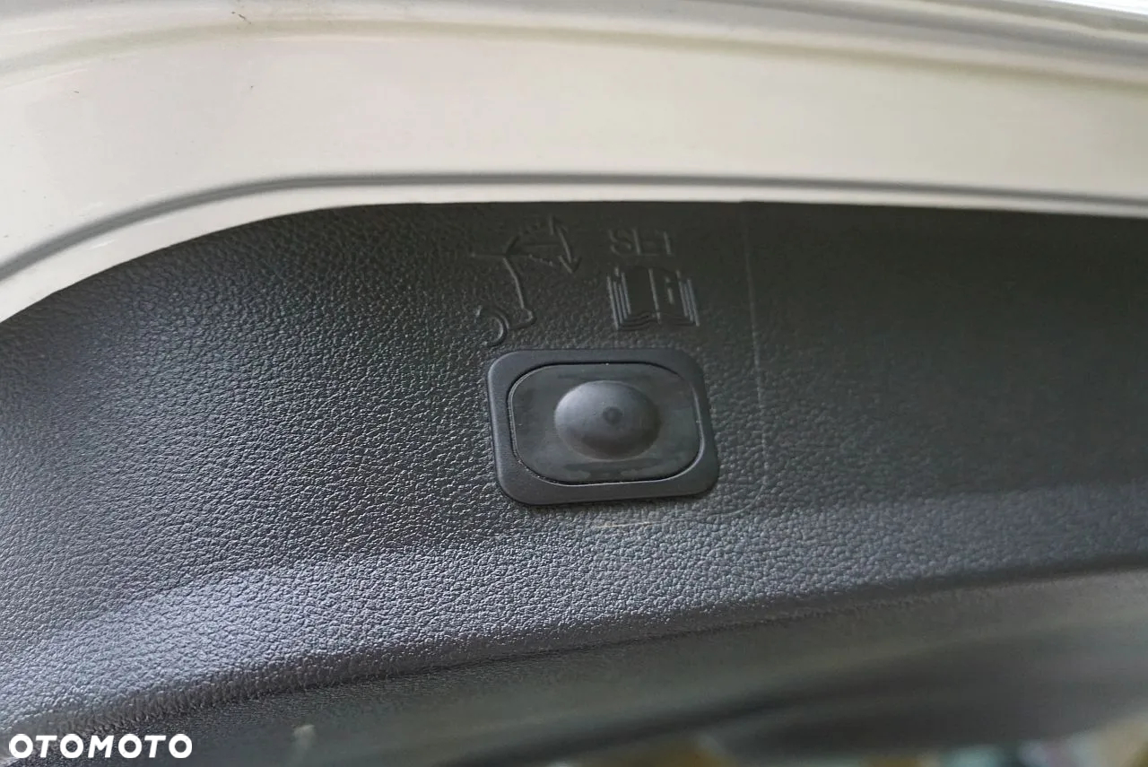 Ford Kuga - 23