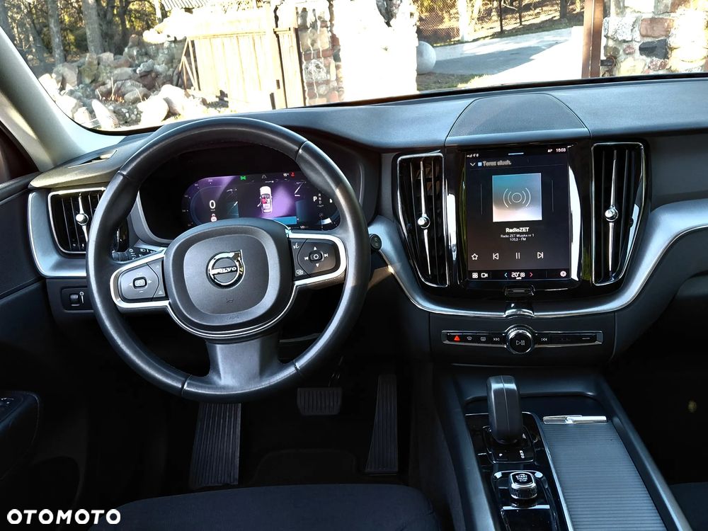 Volvo XC 60 B4 D AWD Geartronic Momentum - 8