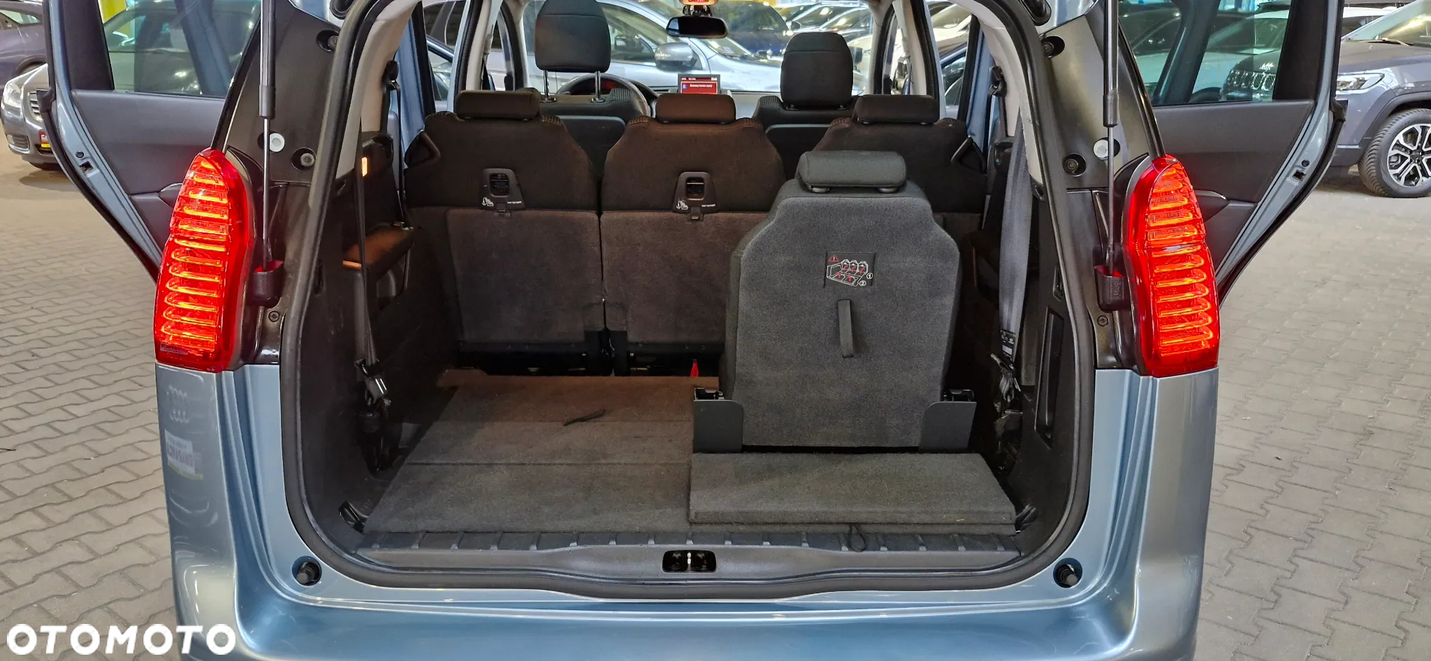 Peugeot 5008 HDI FAP 110 EGS6 Premium - 13
