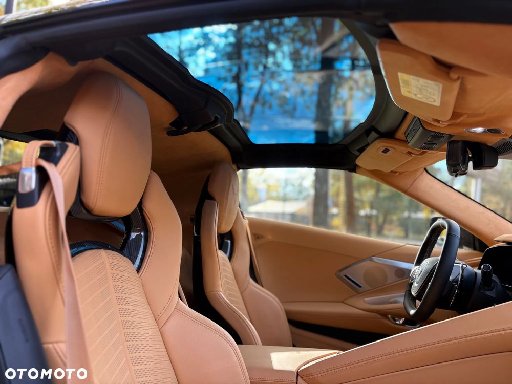 Chevrolet Corvette - 16