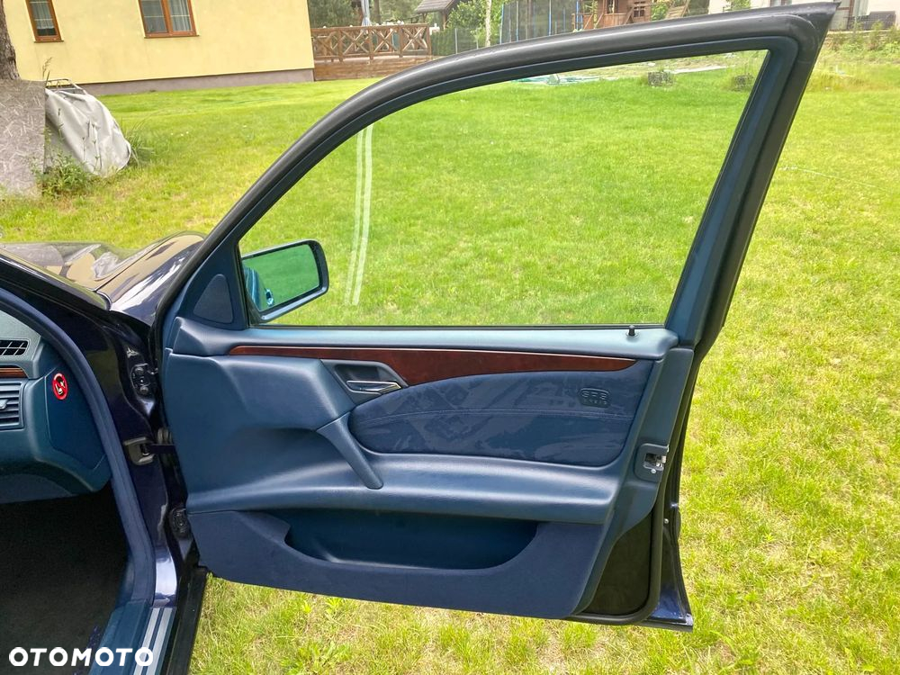 Mercedes-Benz Klasa E 320 Elegance - 12