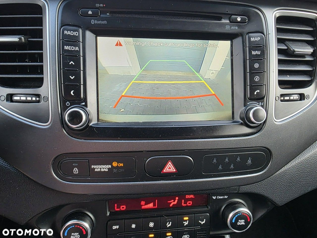 Kia Carens - 9
