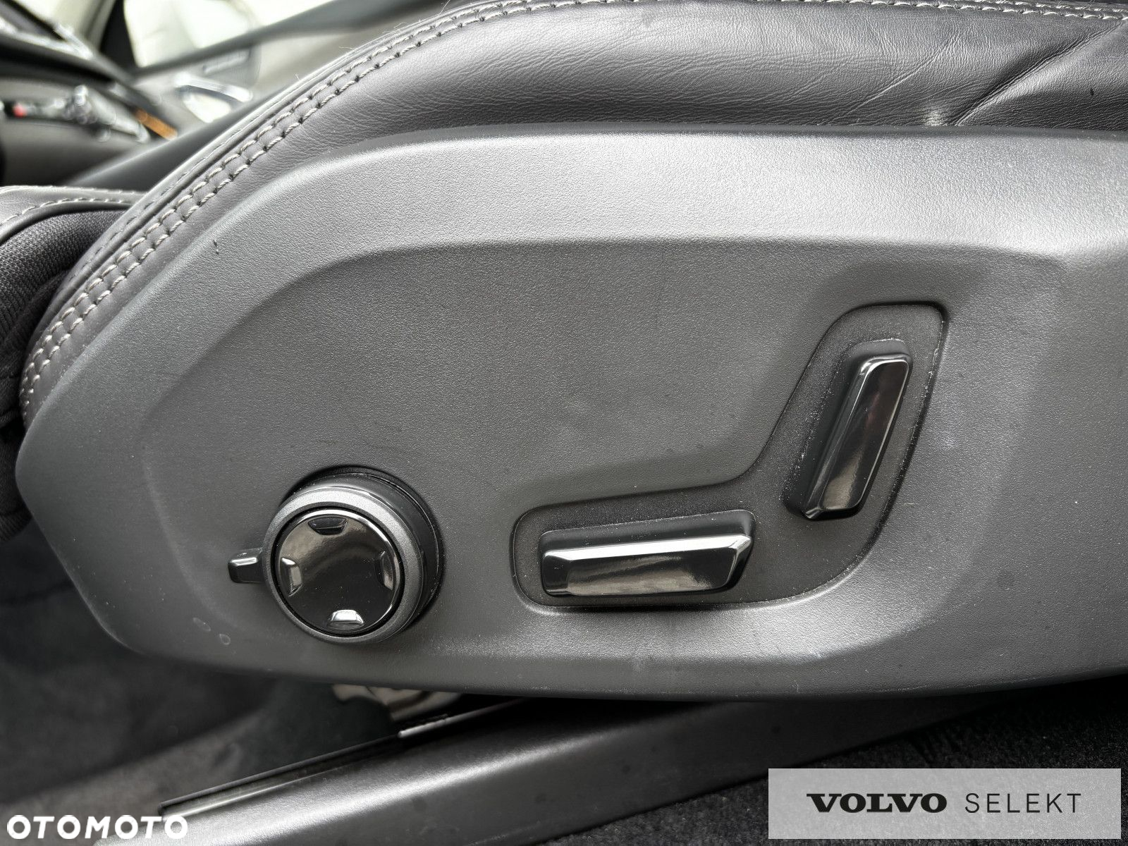 Volvo XC 90 - 9