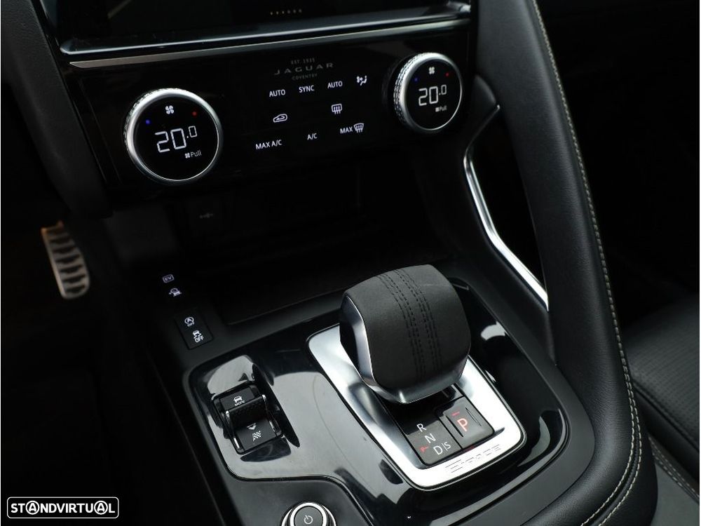 Jaguar E-Pace 1.5 P300e R-Dynamic SE AWD Aut. - 19