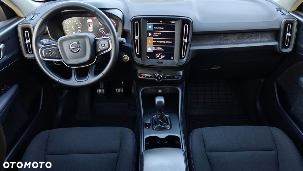 Volvo XC 40 T3 Momentum Pro - 29