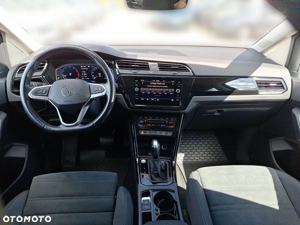 Volkswagen Touran - 10