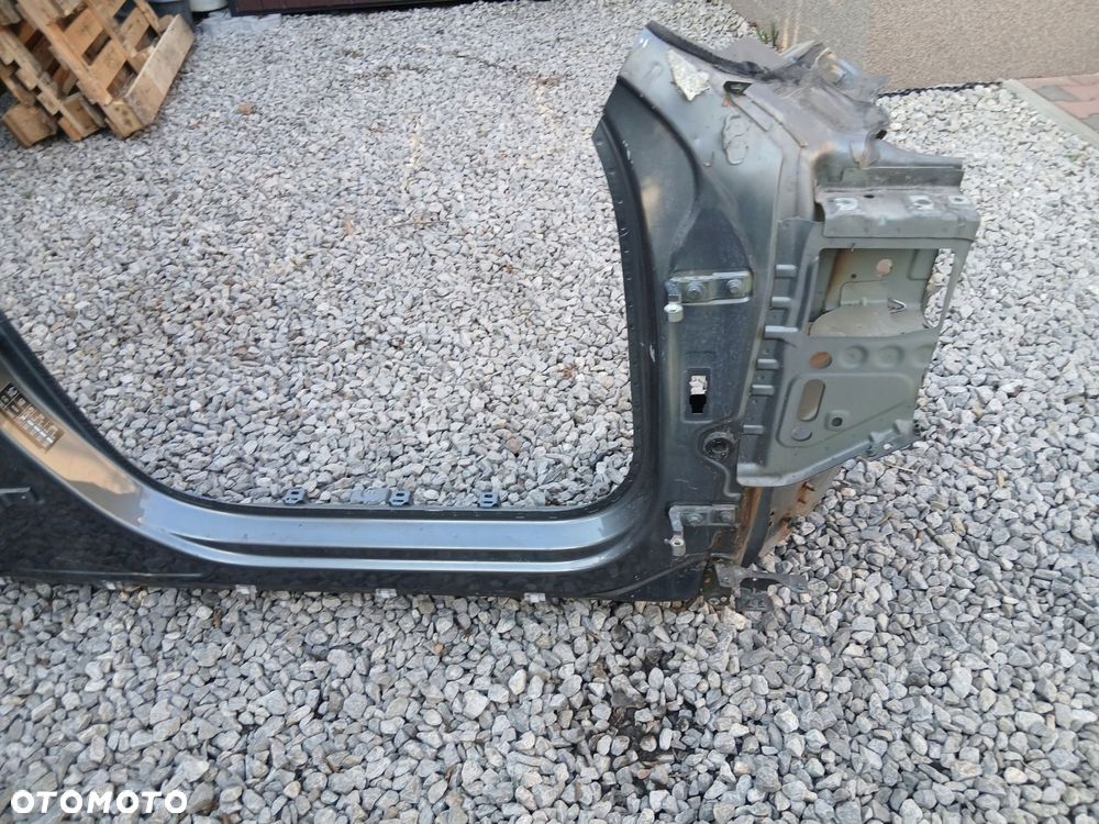 próg prawy słupek ab kolor 714 volvo xc60 ii 2019r - 3