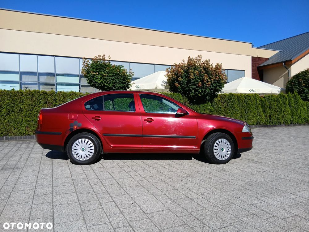 Skoda Octavia 1.6 Ambiente - 8