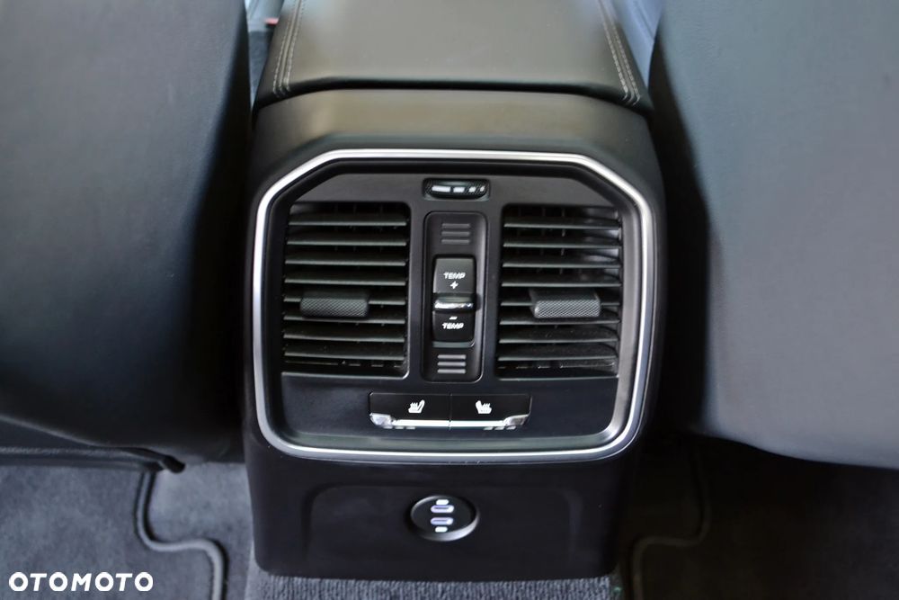 Porsche Macan - 37