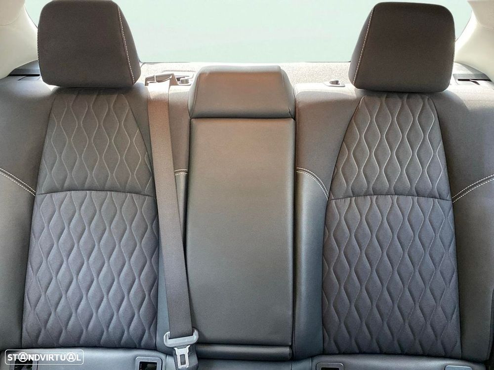 Toyota Corolla SD 1.8 Hybrid Luxury - 18
