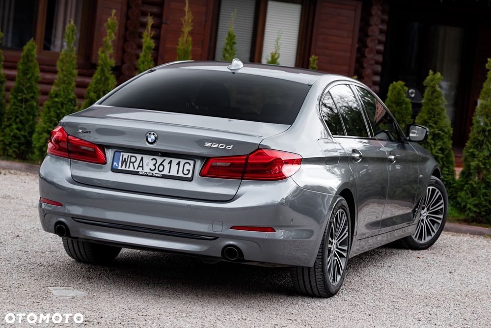 BMW Seria 5 520d xDrive Sport Line sport - 12
