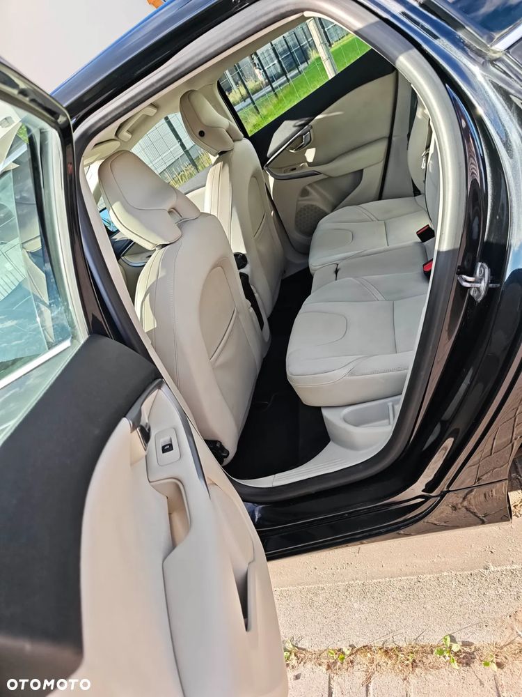 Volvo V40 D2 Momentum - 11