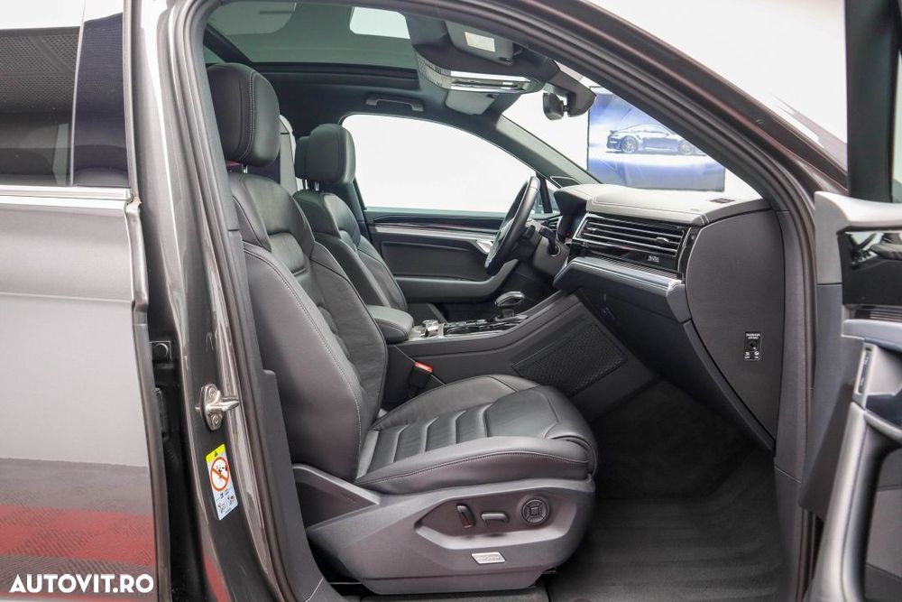 Volkswagen Touareg - 26