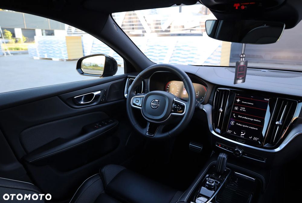 Volvo V60 T8 AWD Twin Engine Geartronic R-Design - 31
