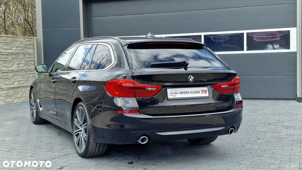 BMW Seria 5 530d Touring Sport Line - 11