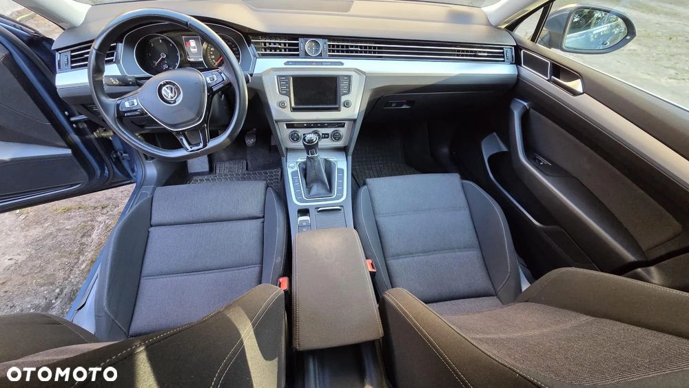 Volkswagen Passat 2.0 TDI BMT Comfortline - 12