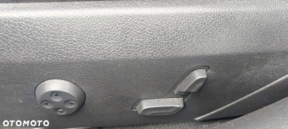 Mercedes-Benz Klasa C 200 d 9G-TRONIC Edition Avantgarde - 12