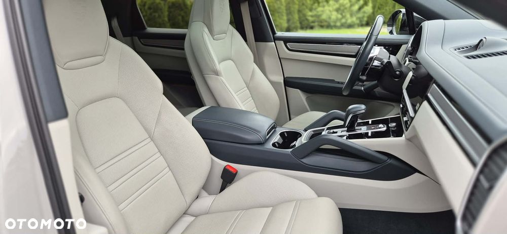 Porsche Cayenne - 20