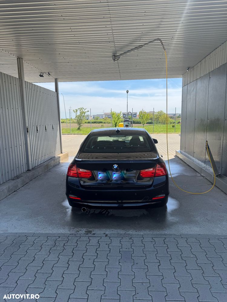 BMW Seria 3 318d - 4