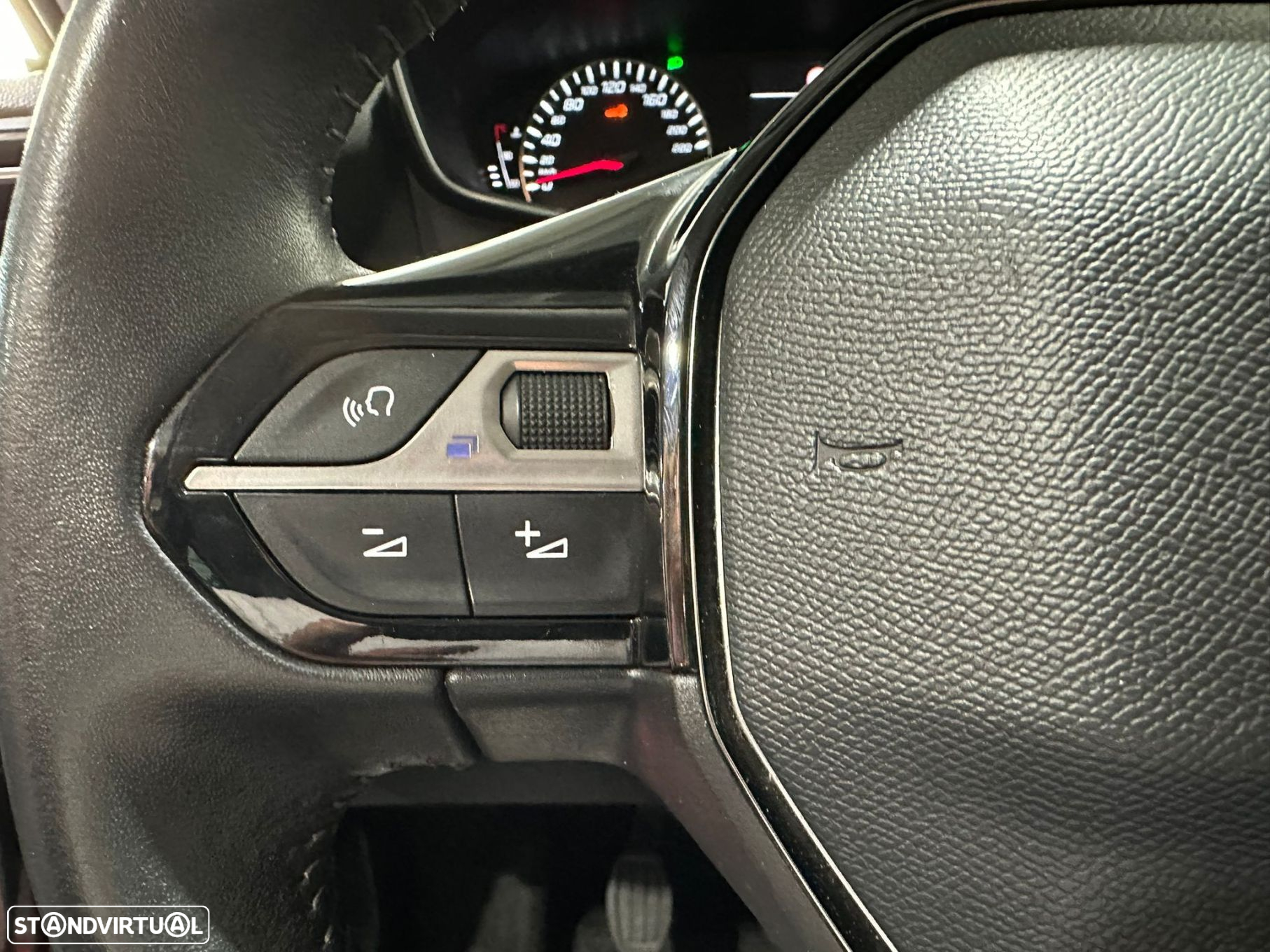 Peugeot 2008 1.2 PureTech Active - 43