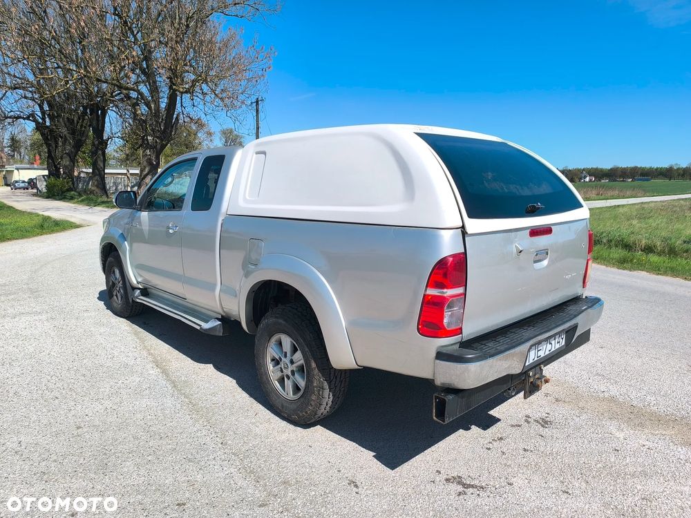 Toyota Hilux - 4
