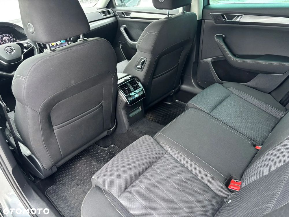Skoda Superb 2.0 TDI SCR Style DSG - 11
