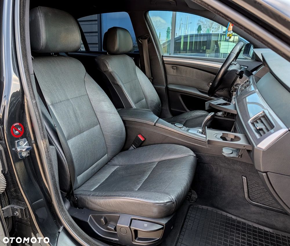 BMW Seria 5 530d Sport-Aut Edition Sport - 7
