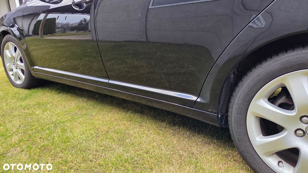 Toyota Avensis 2.0 D-4D - 6