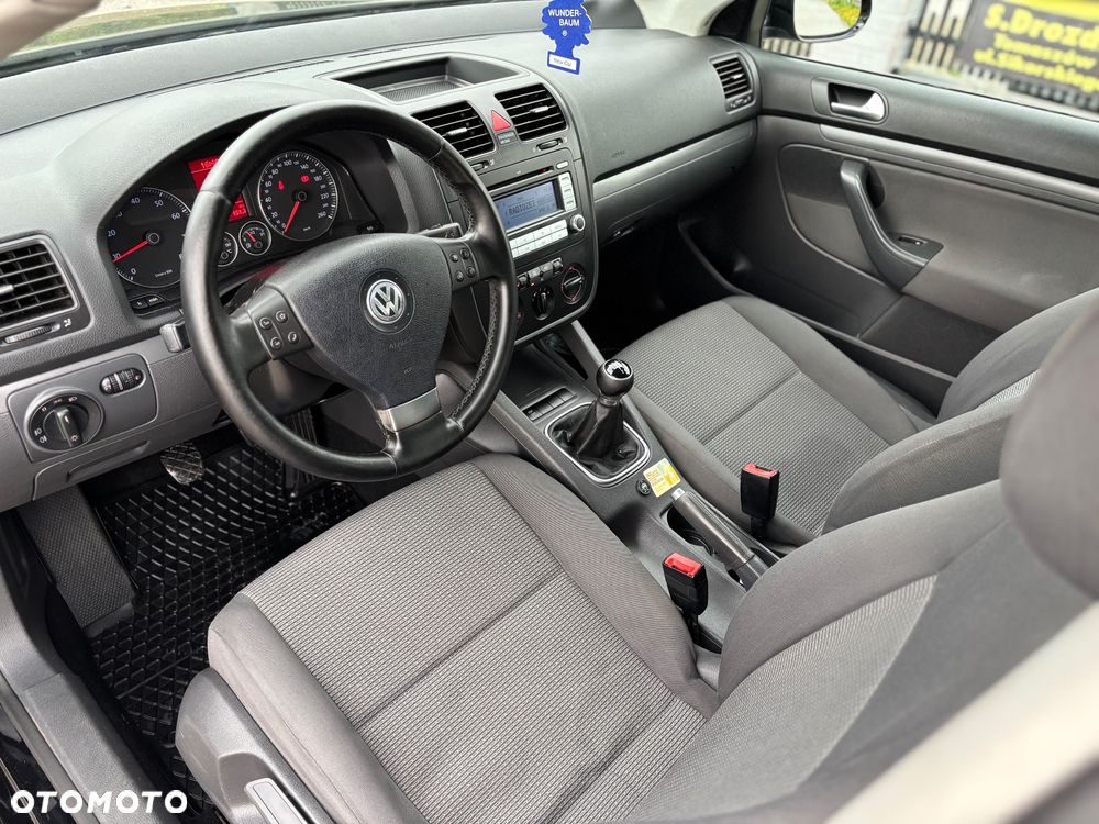 Volkswagen Golf - 6