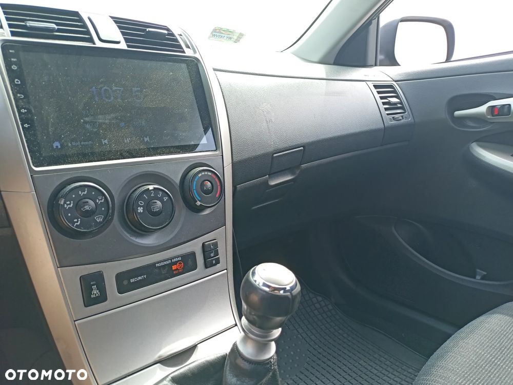 Toyota Corolla - 10