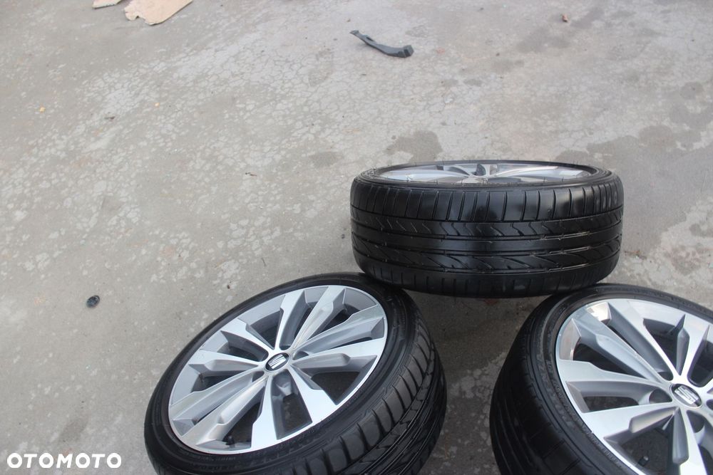 Felgi Aluminiowe Seat Ibiza FR R17 Opony letnie 215/40 - 8