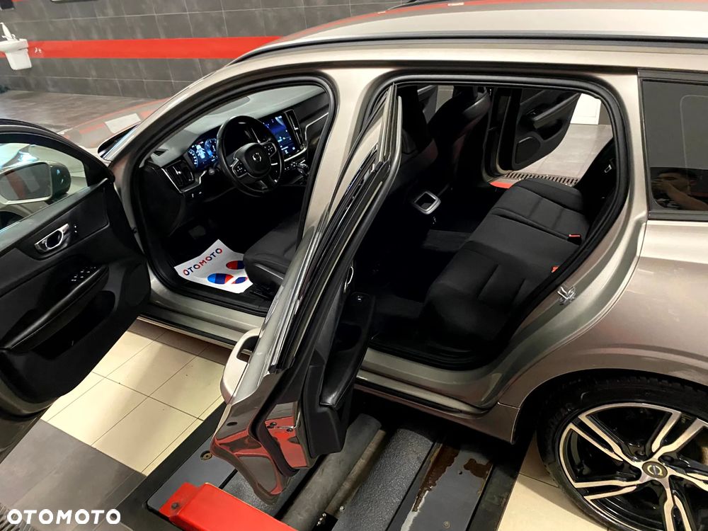 Volvo V60 D3 Geartronic Momentum Pro - 21
