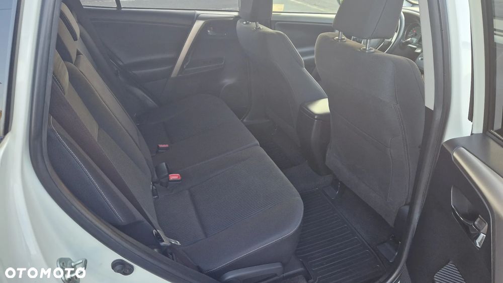 Toyota RAV4 2.0 D-4D Premium - 8