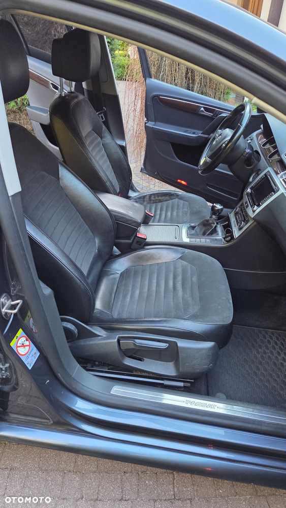 Volkswagen Passat 2.0 TDI Highline - 4