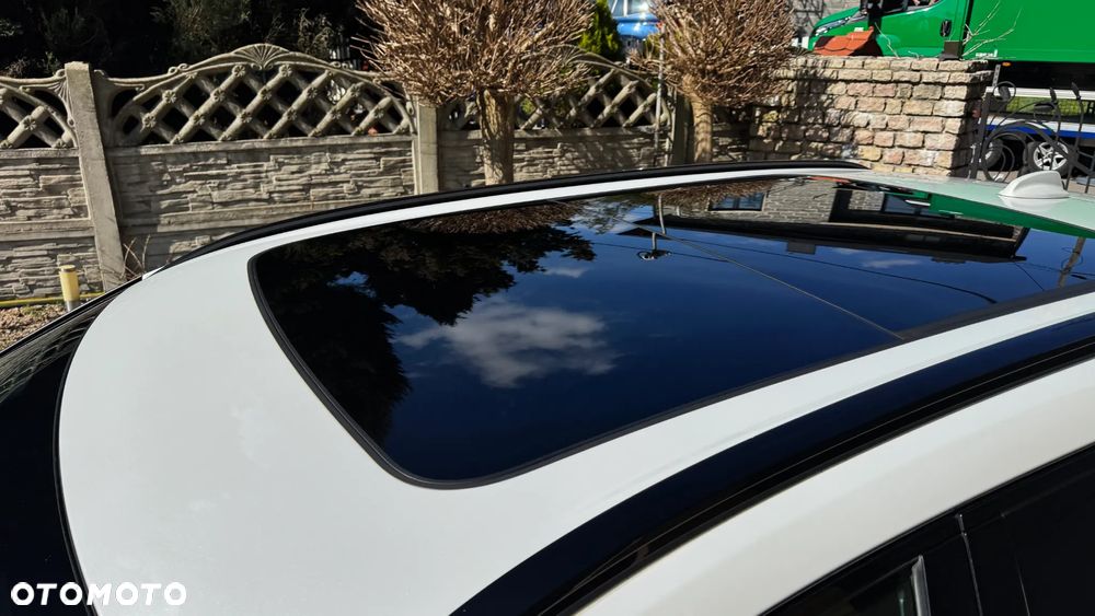 Volvo XC 60 B4 D AWD Plus Dark - 20