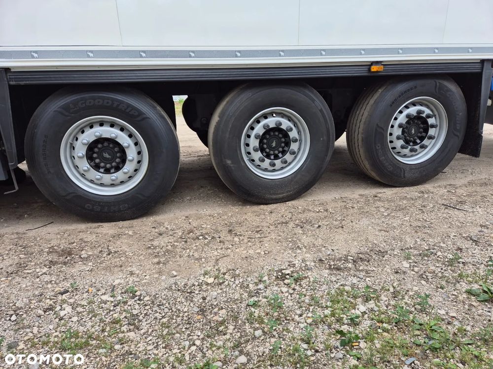Schmitz Cargobull Naczepa Chłodnia - 12