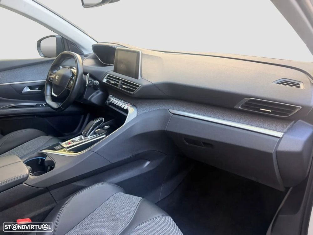 Peugeot 5008 1.2 PureTech Allure EAT6 — fotografia 14