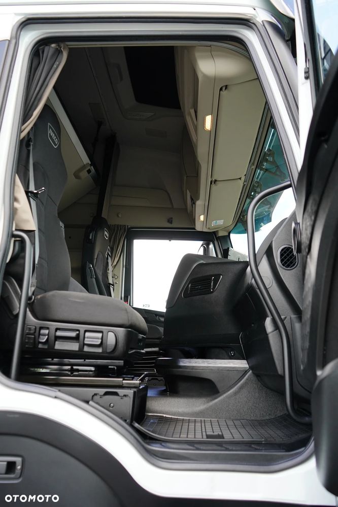 Iveco / S-WAY / 420 / E 6 / KONTENER + WINDA / 20 PALET / RETARDER / OŚ SKRĘTNA / ROLETA - 8