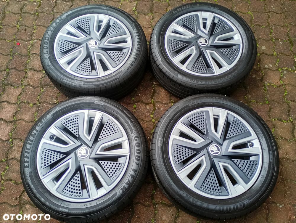 Skoda Fabia Rapid Scala 195/55/16 Kamiq 5 x 100 lato 2022 - 1