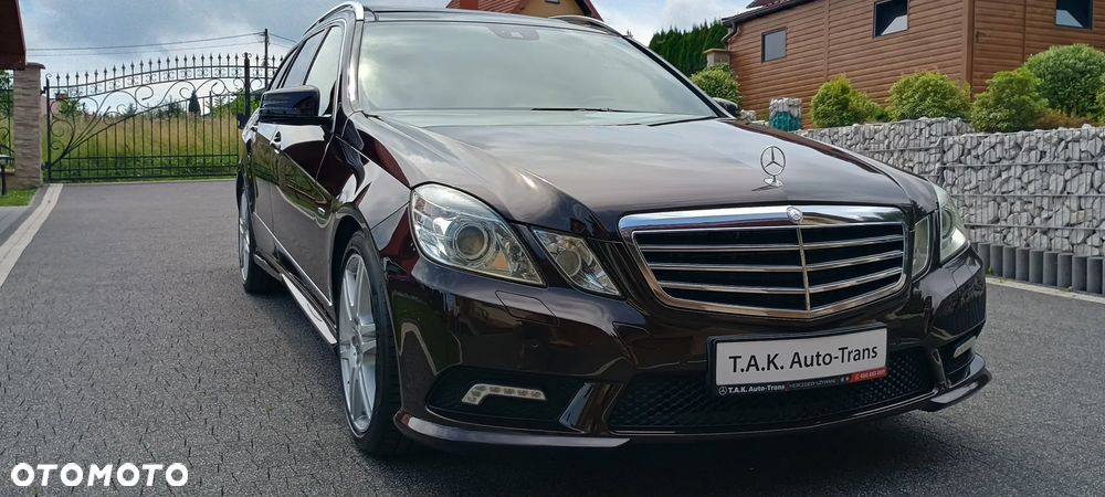 Mercedes-Benz Klasa E 300 CDI DPF BlueEFFICIENCY 7G-TRONIC Avantgarde - 12