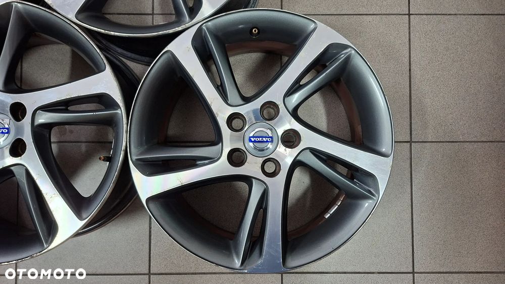 Felgi Aluminiowe 17 Volvo S40 V50 C30 5x108 ET 52.5 - 5