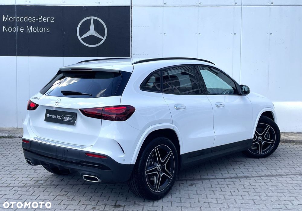 Mercedes-Benz GLA 200 d AMG Line 8G-DCT - 11