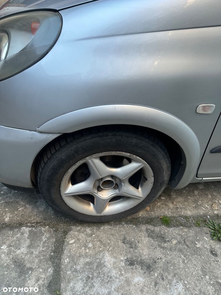 Toyota Yaris Verso - 11