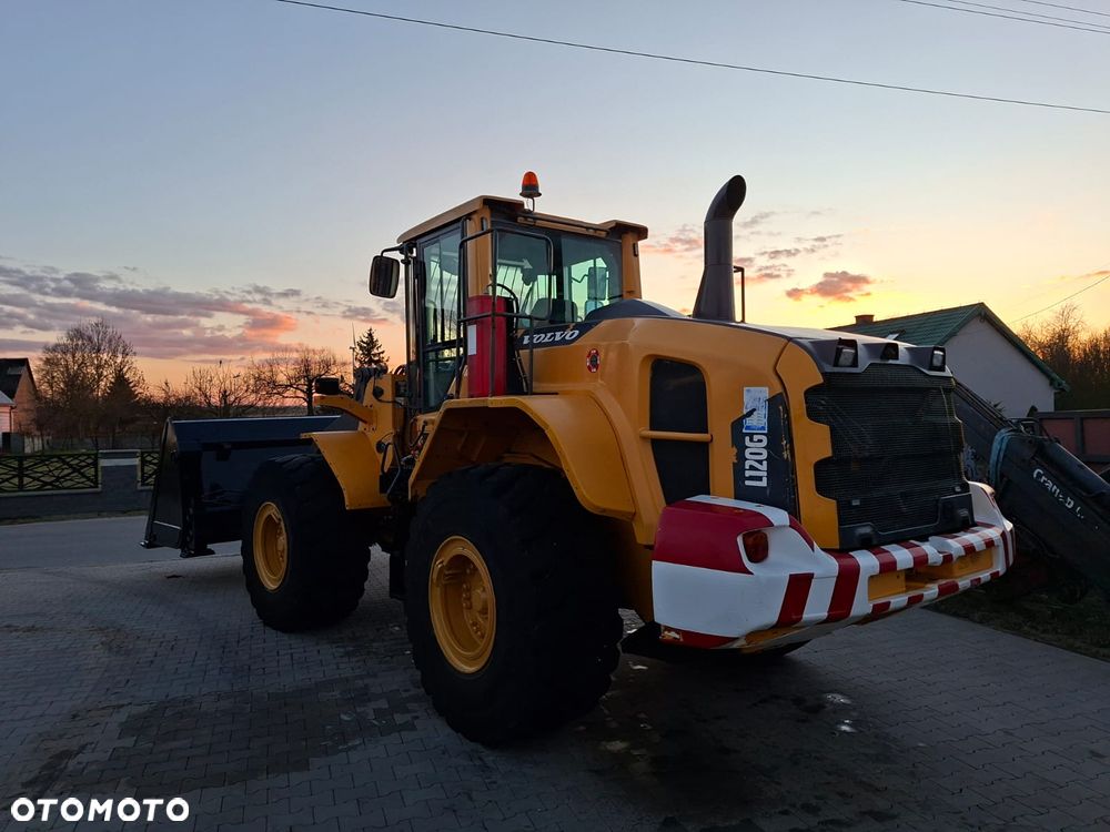 Volvo L120G - 11