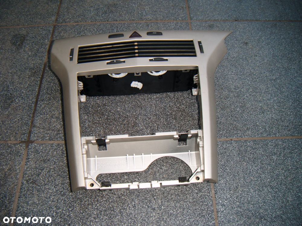 opel astra h 05r kratki wlotu powietrza środkowe - 1
