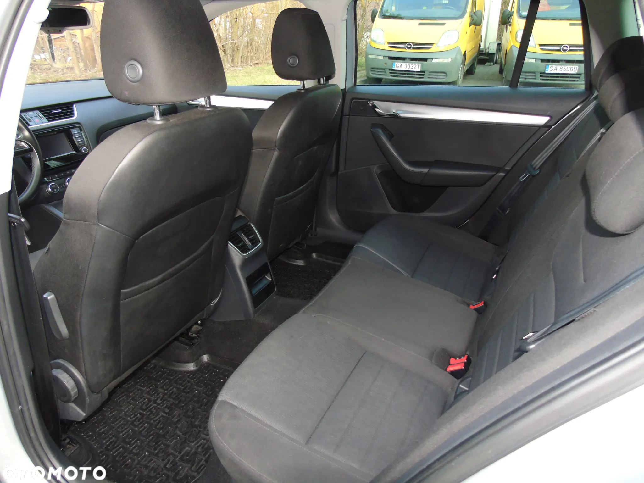 Skoda Octavia Combi 1.6 TDI DPF DSG Active - 18