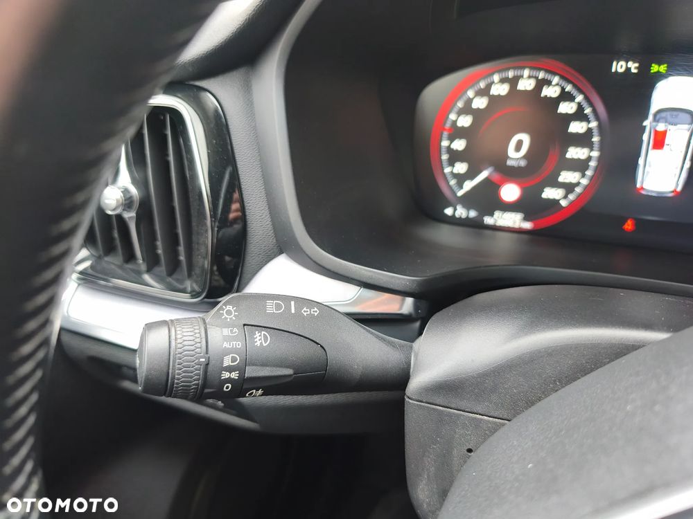 Volvo V60 D3 Momentum Core - 22