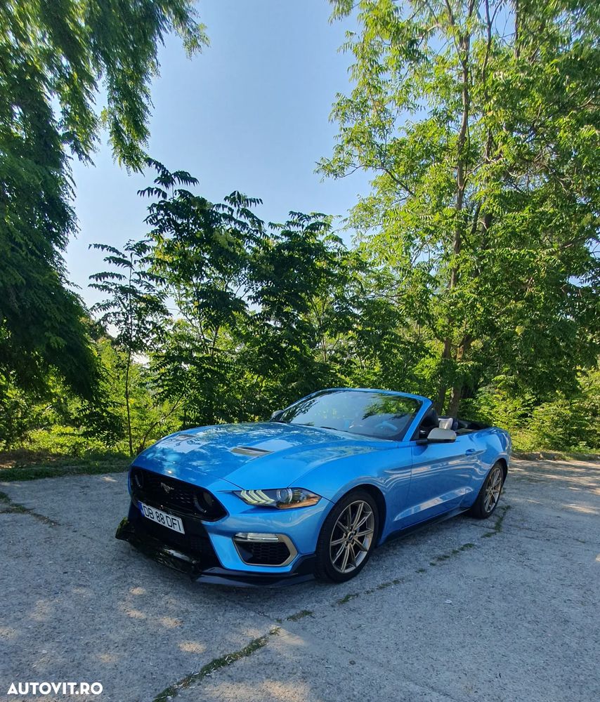 Ford Mustang - 4