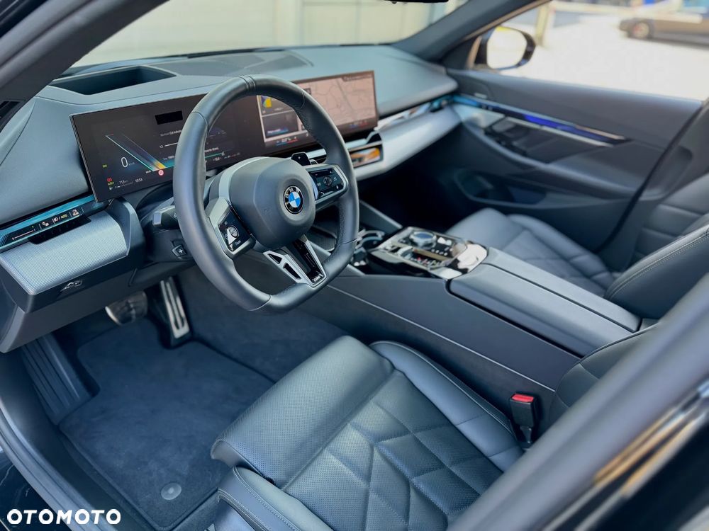 BMW Seria 5 540d xDrive mHEV M Sport - 10