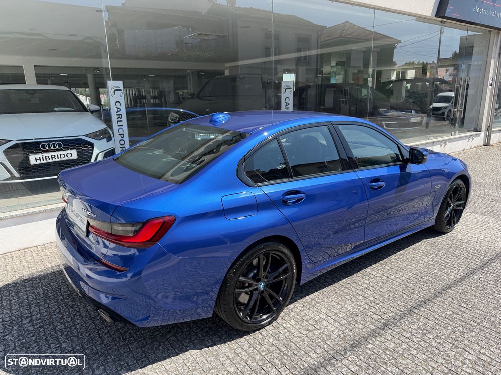 BMW 330 e Pack Desportivo M Auto - 2